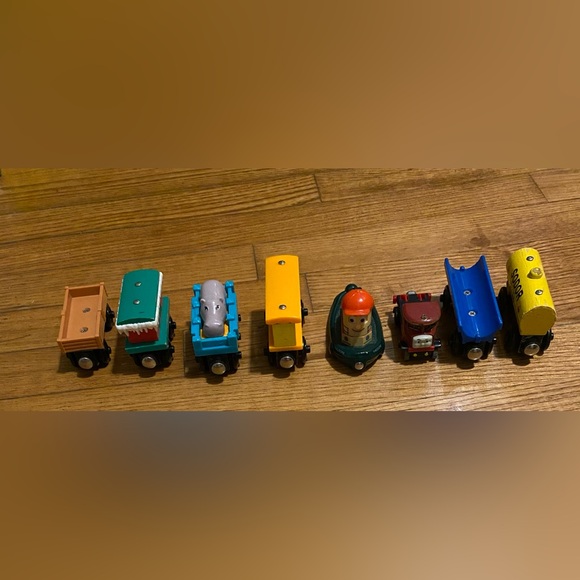 Thomas the Train set: Zoo car, Hippo car, Barrel car, 
Winter Caboose AND more!! - Picture 1 of 5